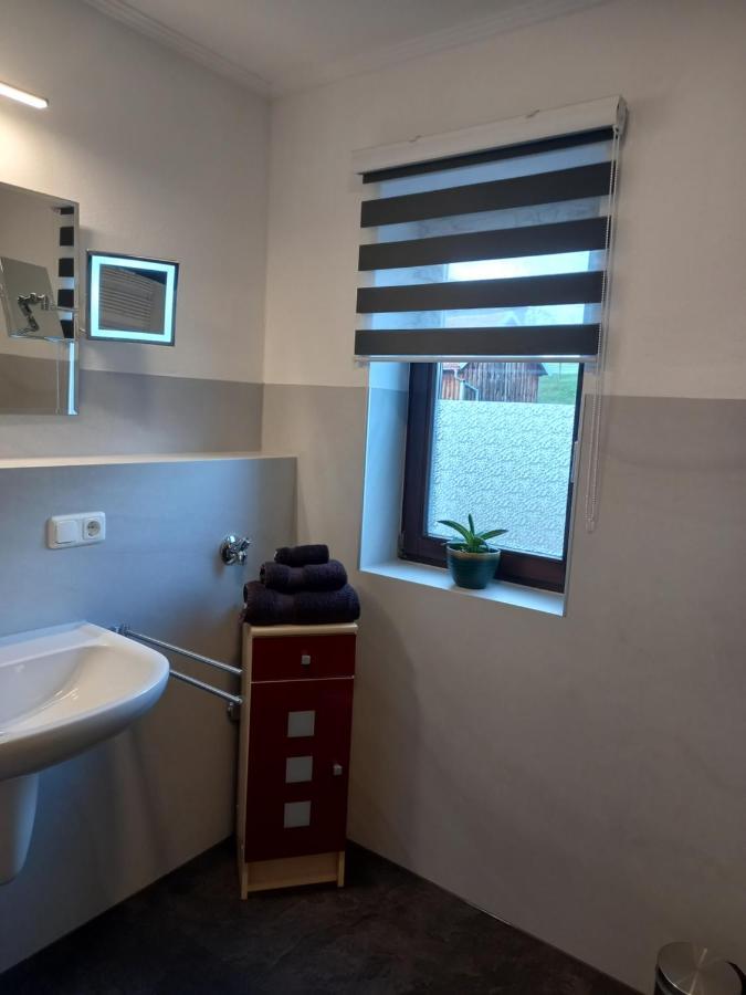 Cafe Und Pension Ringer Vilseck Exterior foto